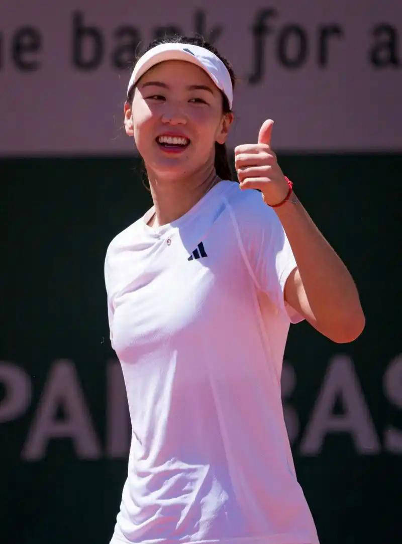 目前，高尔夫球车市场的主要消费者是高尔夫球手和旅游度假者